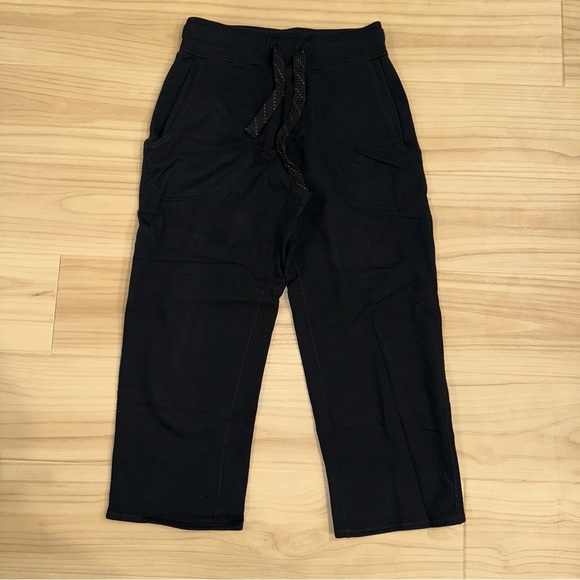 Lululemon sweatpants (short inseam) - Picture 5 of 9